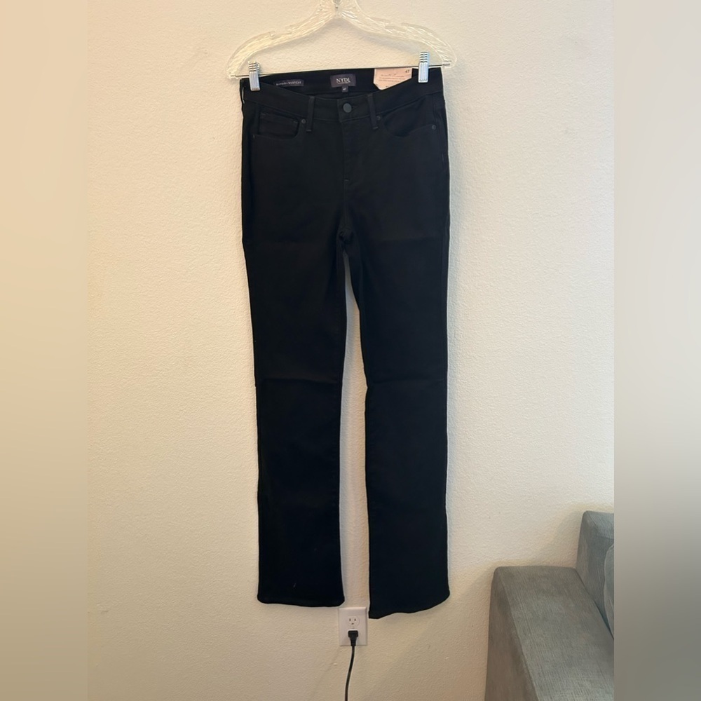 NWT NYDJ 4T Black bootcut denim jeans